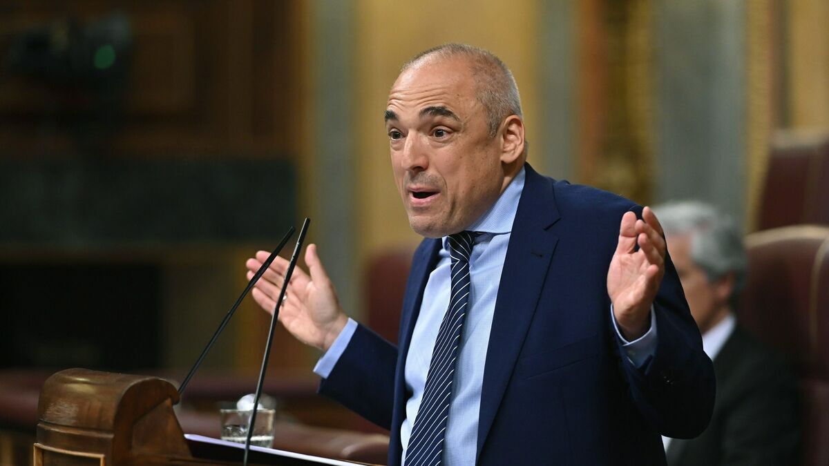 Rafael Simancas (PSOE) tumba al PP al responder que es la «traición a España»