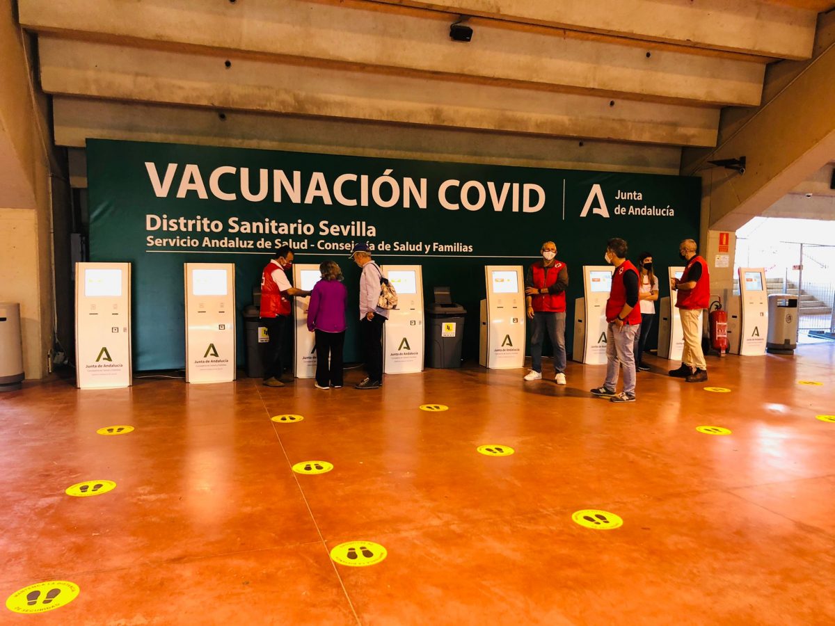 Sevilla sigue la tendencia a la baja en los contagios y hospitalizaciones por COVID-19