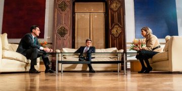 juanma moreno visita ministro escrivá