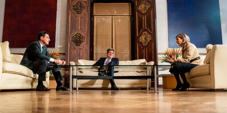 juanma moreno visita ministro escrivá