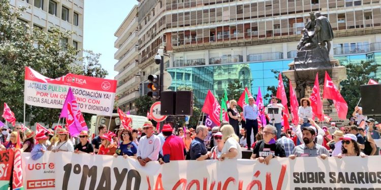 Miles de personas se movilizan en Andalucía este 1 de Mayo para exigir subir salarios por una inflación disparada