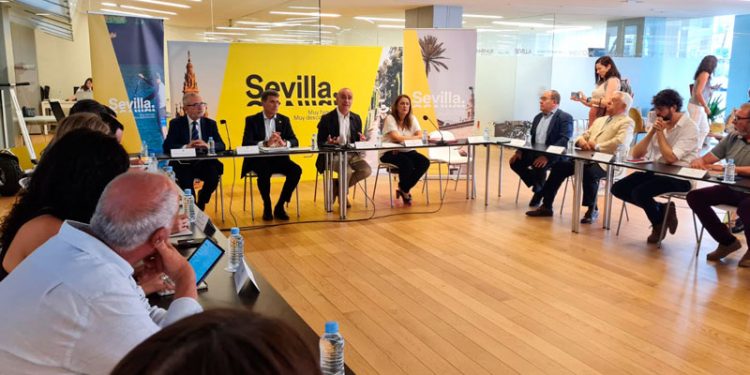 Fernández destaca la idoneidad de la Agenda Urbana de Sevilla para captar fondos europeos de los ODS 2030