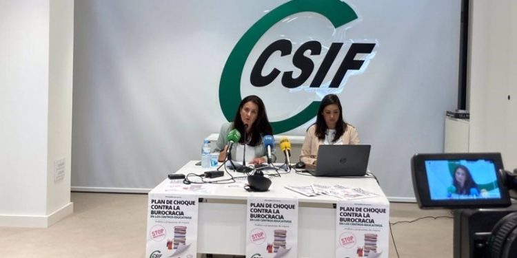 Eliminar el exceso de papeleo, reclamación de CSIF-A para los centros educativos