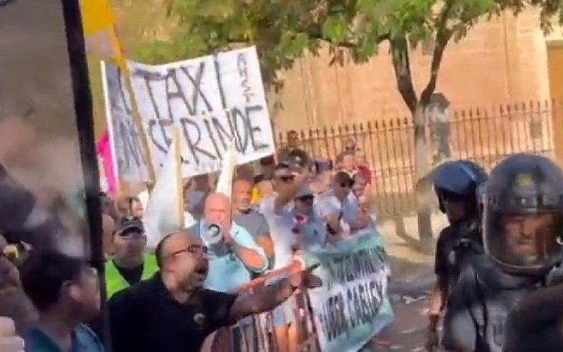 Los taxistas piden «diálogo y debate» ante la problemática de los VTC