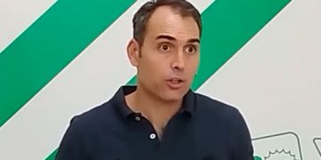 IU lamenta que Moreno Bonilla se enfunde en un «disfraz de andalucista» mientras «mete en la trituradora el Estatuto de Autonomía»