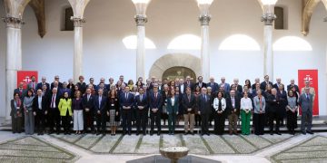 La Reina inaugura en Granada la Reunión Anual de Directores del Instituto Cervantes que «fijará las estrategias de futuro»