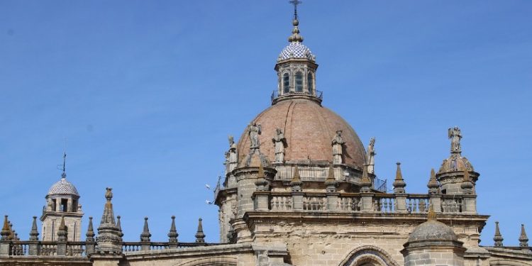 Jerez se levanta contra los apartamentos turísticos