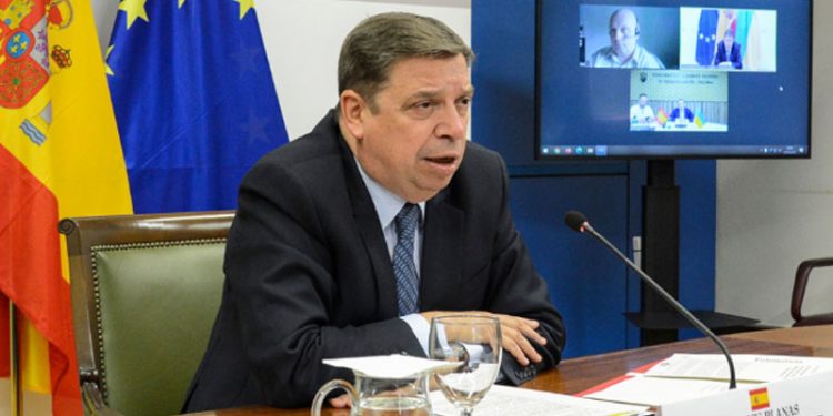 Planas solicita a Bruselas «un paso adelante» para activar la reserva agrícola por la sequía