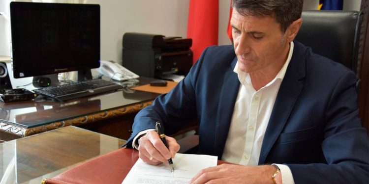 pedro fernandez delegado del gobierno andalucia