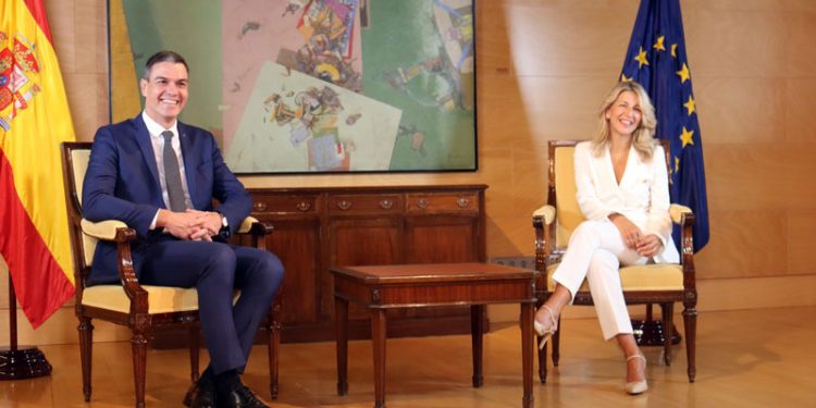 El PSOE anuncia un acuerdo con Sumar para formar un Gobierno progresista