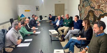 La CHG se reúne con miembros de la comisión redactora de los estatutos de las CUMAS ‘Almonte’ y ‘Marismas’