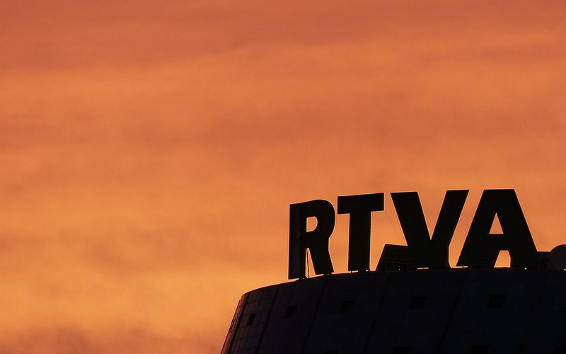 Edificio RTVA atardecer