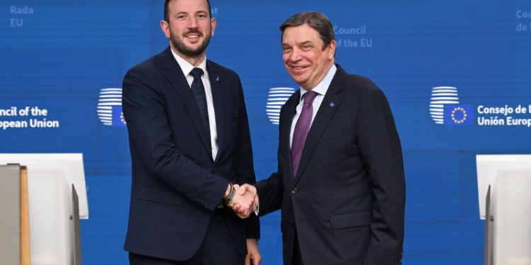 Planas destaca que el reparto de pesca acordado en la UE beneficia a la flota andaluza y valora el primer año de la PAC