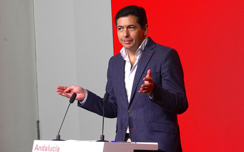 El PSOE critica el “ridículo” de Juanma Moreno en Dubái