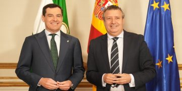 Juanma Moreno Presidente Junta de Andalucía Javier Fernández Presidente Diputación Sevilla