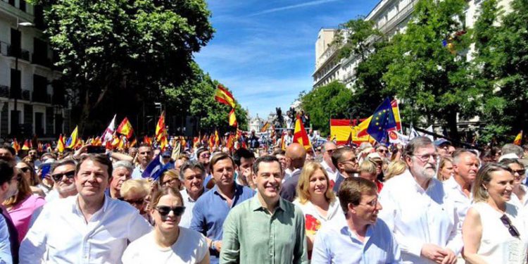 Juanma Moreno centra su foco político en la amnistía