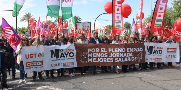 Unos 50.000 manifestantes salen a la calle en Andalucía por el 1º de Mayo