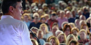 Sánchez se mantiene «más firme que nunca» a pesar de la «cuidada coreografía diseñada por la ultraderecha»