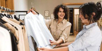 La Unión de Consumidores de Andalucía analiza las rebajas de verano con indicaciones, consejos y recomendaciones