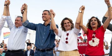 Juan Espadas vuelve a sonar con fuerza para tomar las riendas de un ministerio