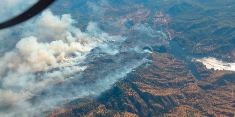 Activada la fase de emergencia en el incendio forestal de Andújar