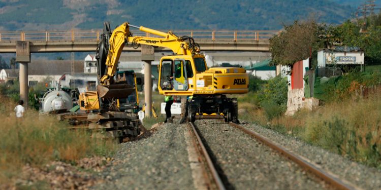 La línea de alta velocidad Murcia-Almería contará con una nueva base de mantenimiento