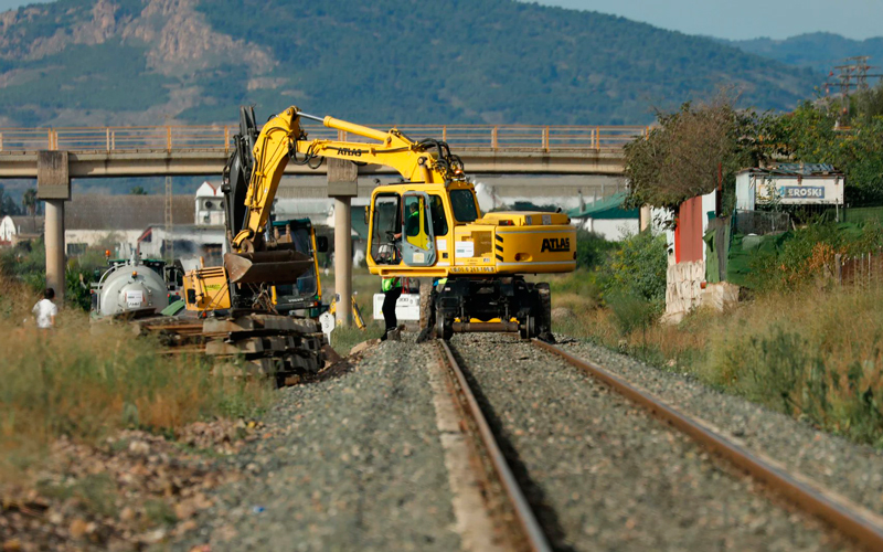 La línea de alta velocidad Murcia-Almería contará con una nueva base de mantenimiento