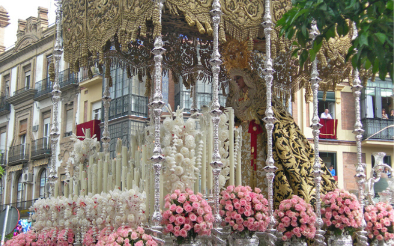 Esperanza Triana Sevilla Semana Santa Virgen