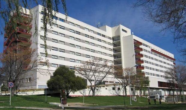 Los sindicatos alertan de la situación crítica que vive la Unidad de UCI del Hospital Infanta Elena