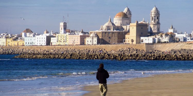 El gasto de los turistas internacionales supera los 16.000 millones de euros en Andalucía