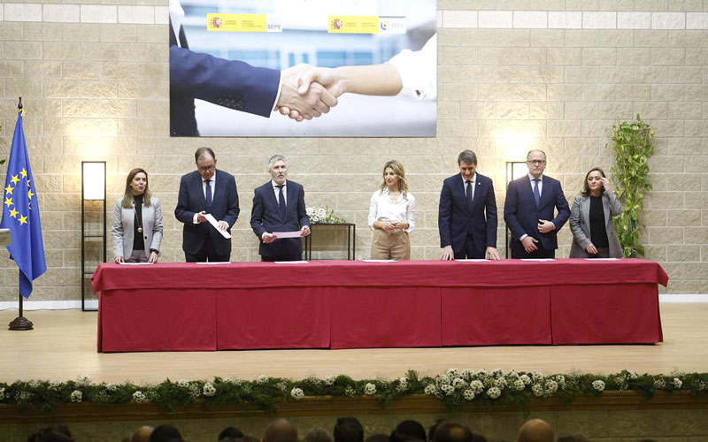 Díaz y Marlaska presiden la entrega de diplomas a los internos del Centro Penitenciario de Córdoba