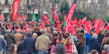 Miles de personas salen a las calles andaluzas para protestar por «el uso oportunista de los derechos sociales»