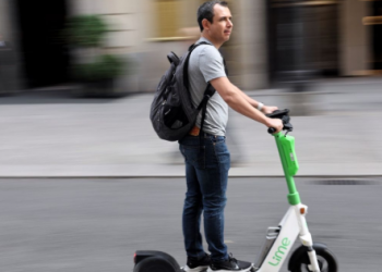 La DGT activa en toda Almería el registro obligatorio de patinetes